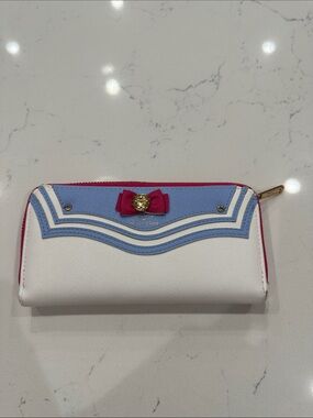 SAILOR MOON White & Blue Zip-Around Wallet with Pink Bow